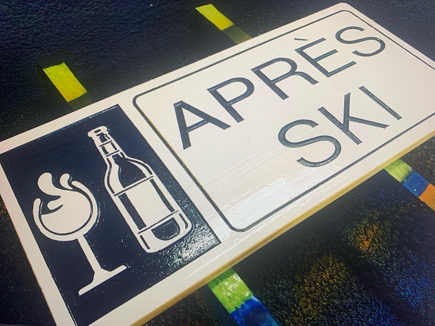 Apres Ski 8" x 18" wood carved sign - Advent Wood Products